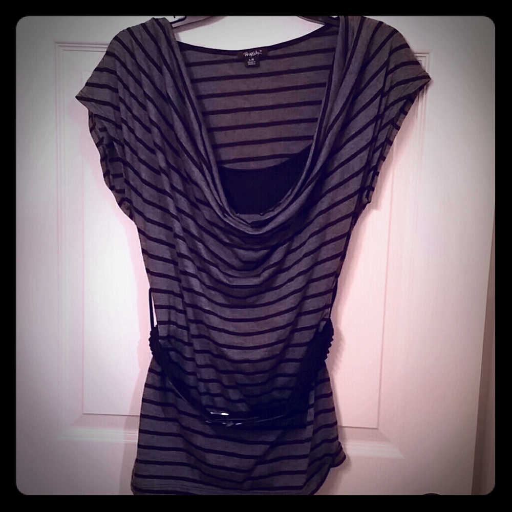 Like new dress shirt perfect for business casual